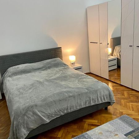 아라드 Apartament Super Central Cu Parcare Privata 아파트 외부 사진